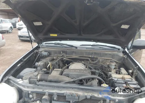 2004 Toyota Sequoia Sr5 V8 z USA, uszkodzony, nr VIN 5TDBT44AX4S225538